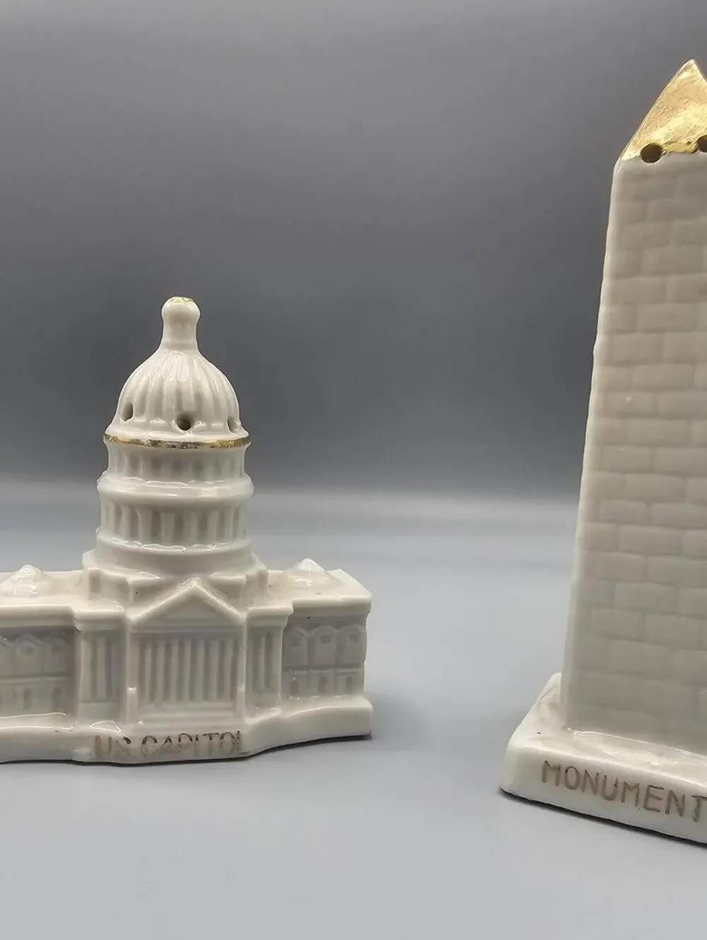 Silberne Ceramic Salt and Pepper Shakers - U.S. Capitol and Washington Monument